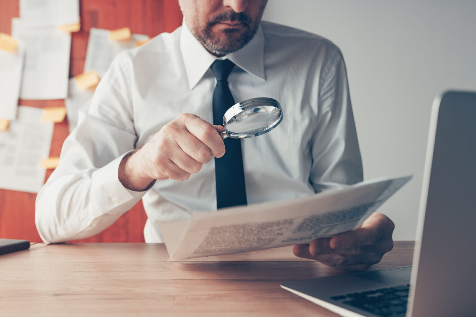 A Arte da Falsificação: Como identificar e prevenir fraudes em ...